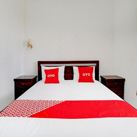 Oyo Life 93083 Nova Jaya 3 Homestay Syariah Lamongan Екстериор снимка