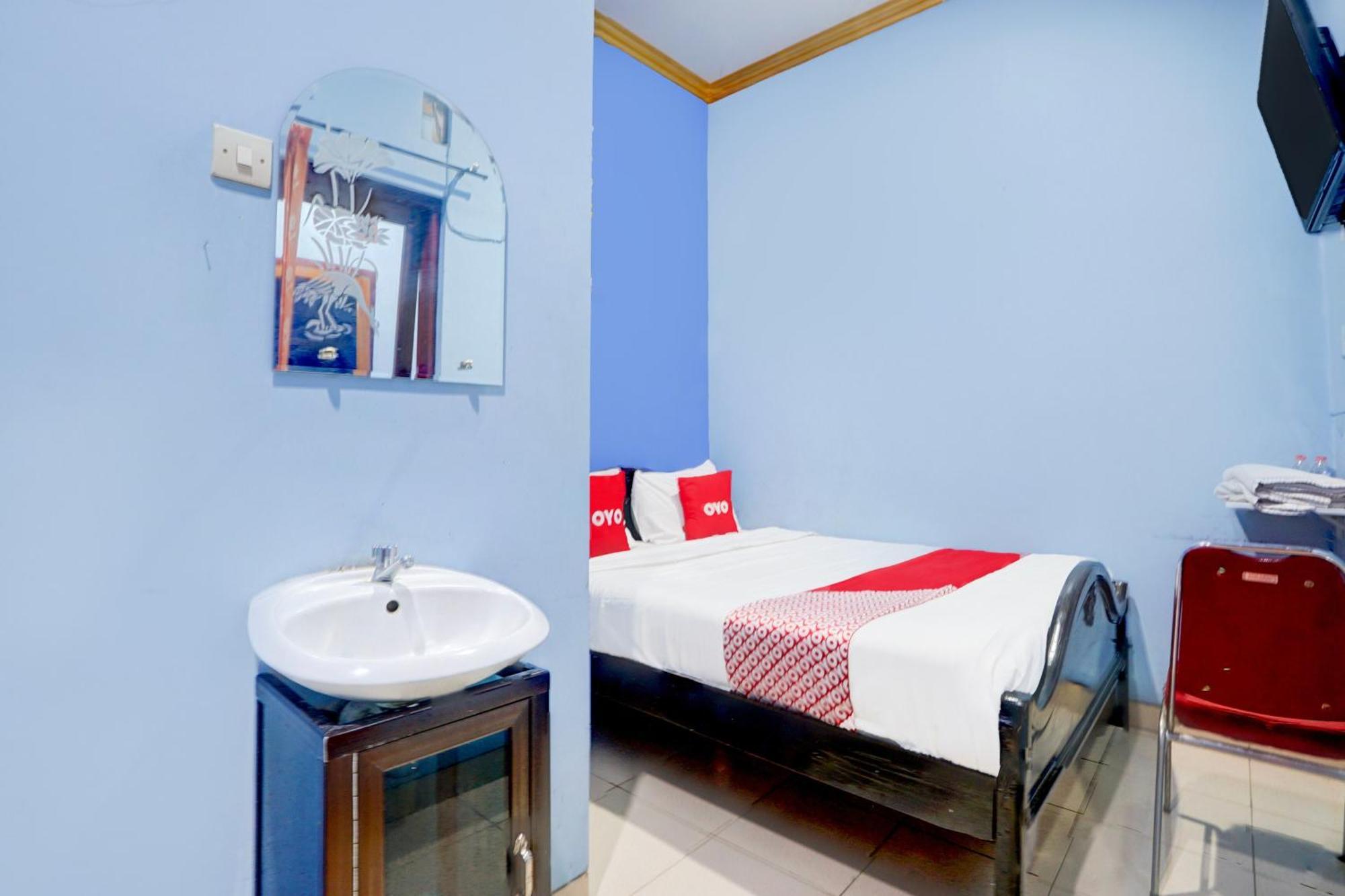 Oyo Life 93083 Nova Jaya 3 Homestay Syariah Lamongan Екстериор снимка