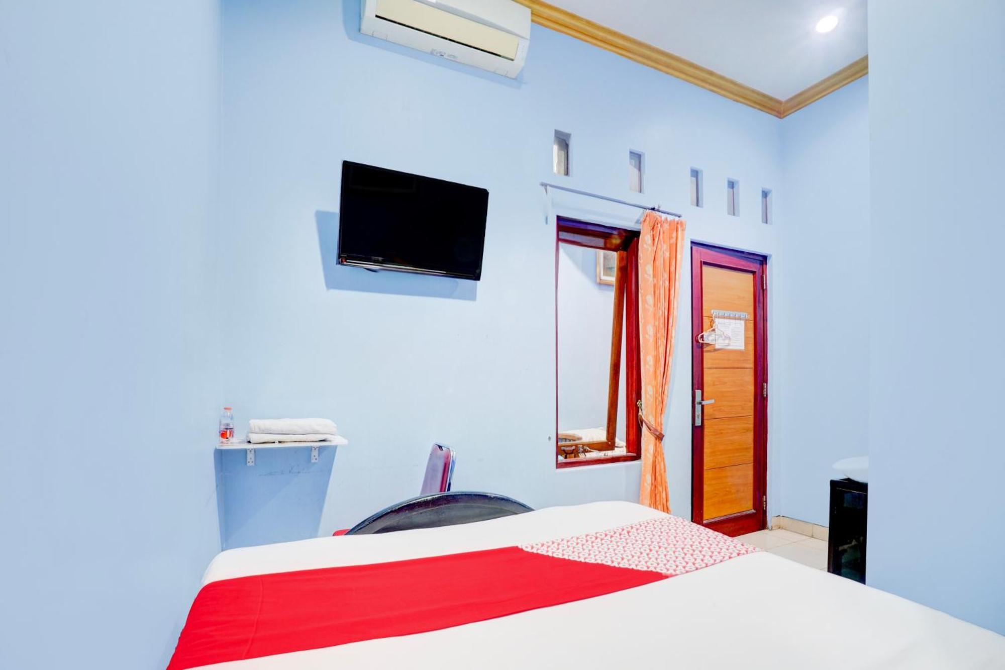 Oyo Life 93083 Nova Jaya 3 Homestay Syariah Lamongan Екстериор снимка