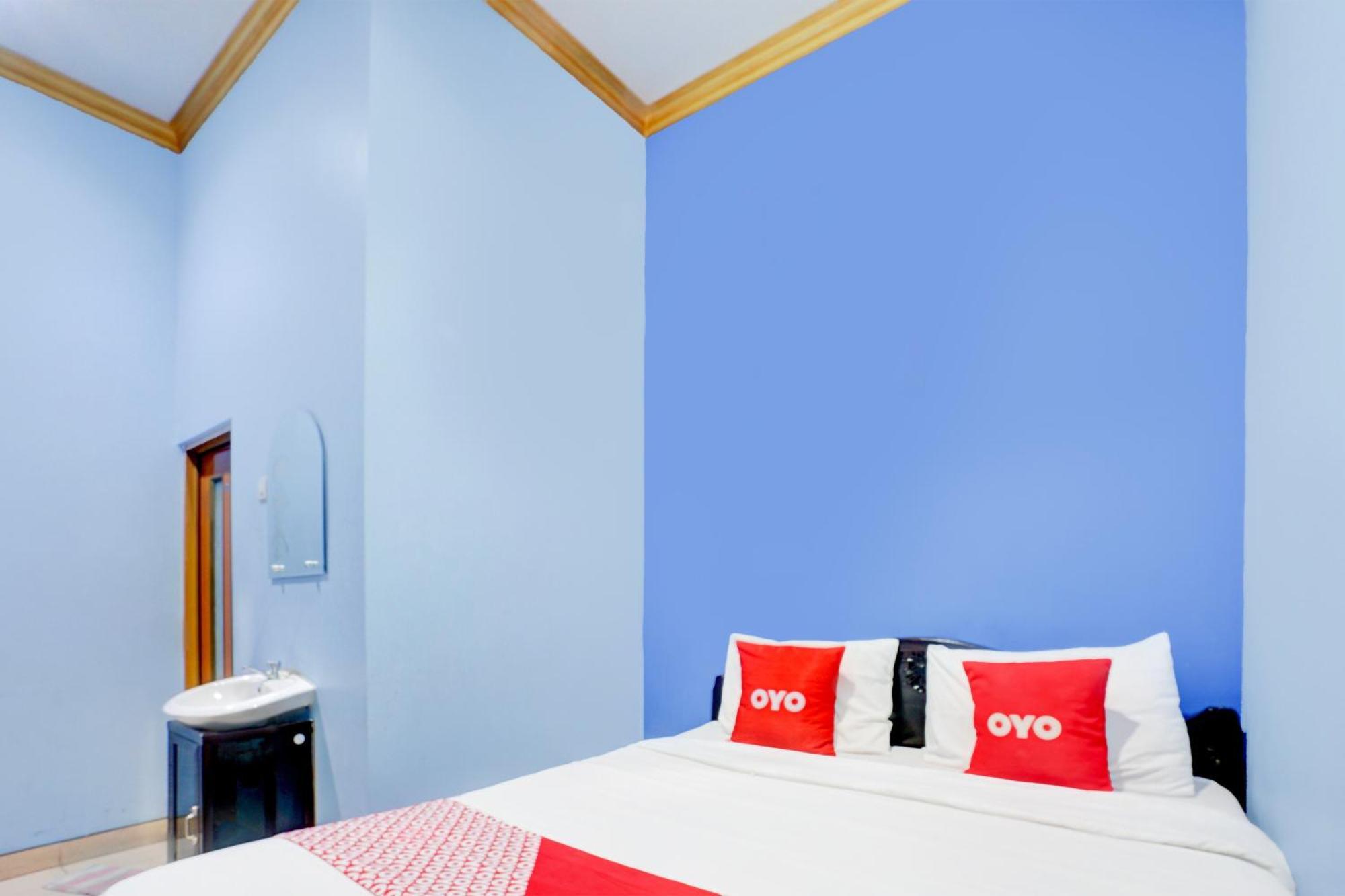 Oyo Life 93083 Nova Jaya 3 Homestay Syariah Lamongan Екстериор снимка