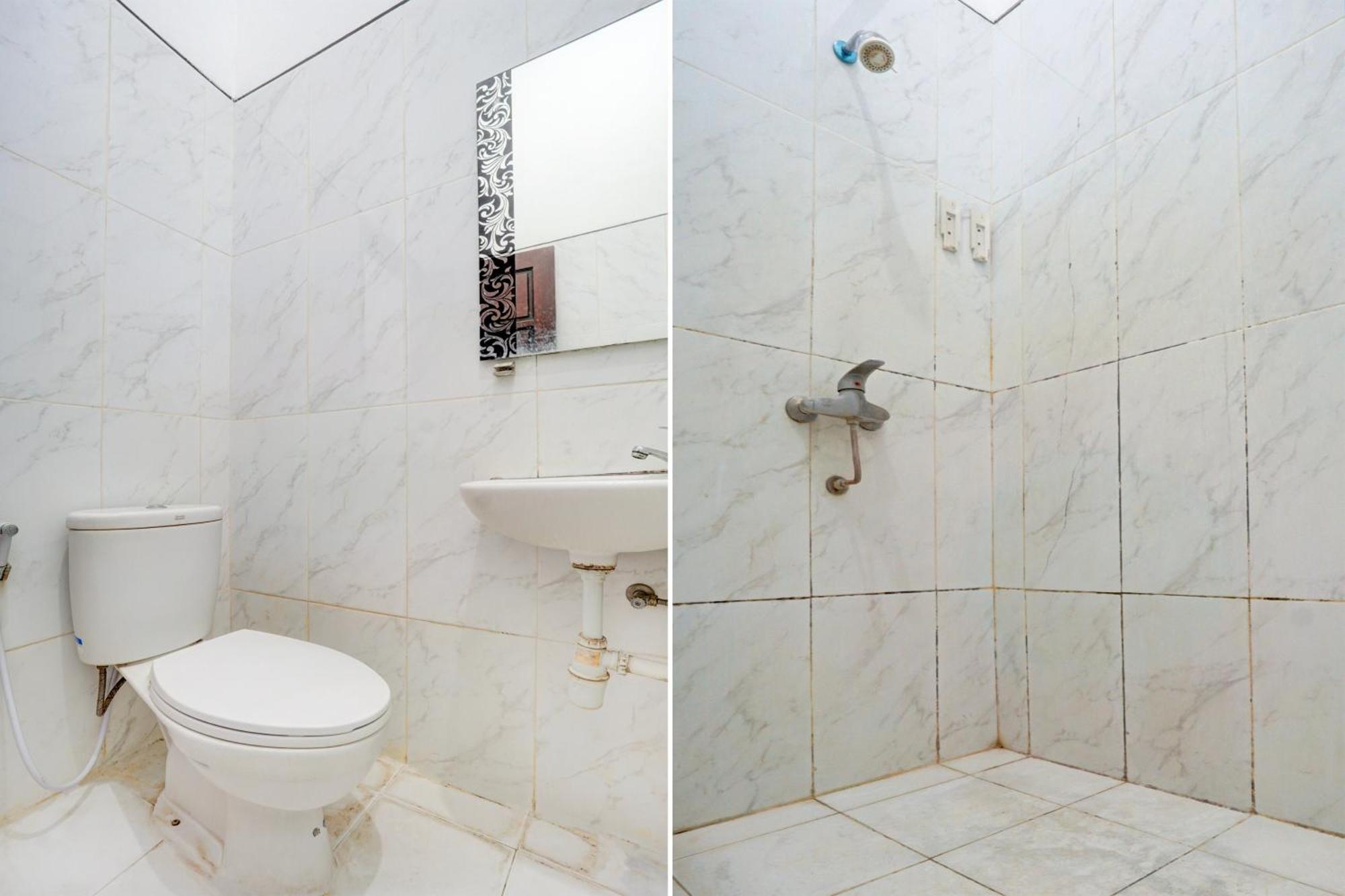 Oyo Life 93083 Nova Jaya 3 Homestay Syariah Lamongan Екстериор снимка